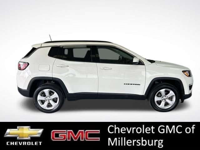 Used 2019 Jeep Compass Latitude w/ Cold Weather Group AWD/4WD image 2