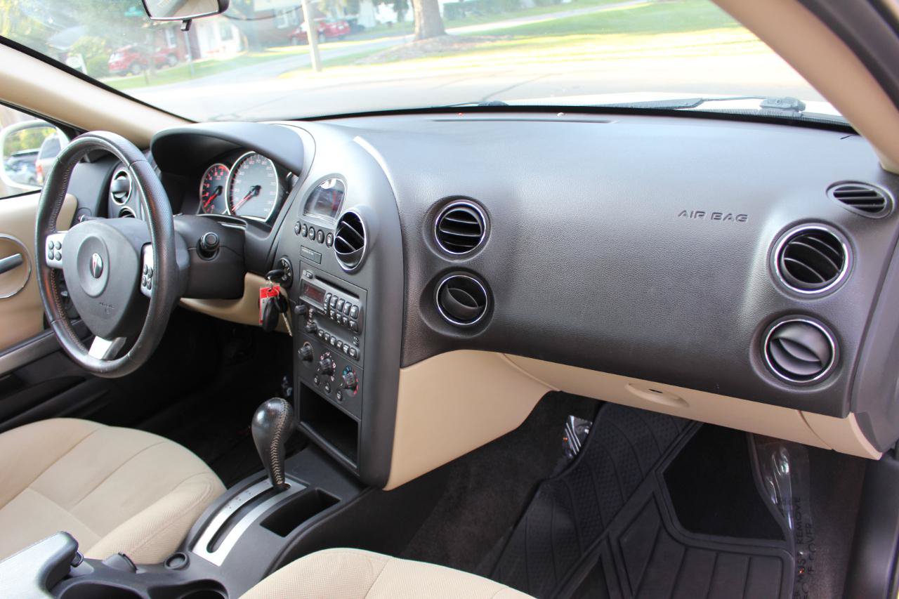 Used 2008 Pontiac Grand Prix w/ Preferred Package FWD image 35