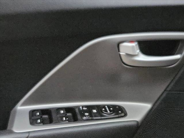 Used 2018 Kia Niro LX image 9