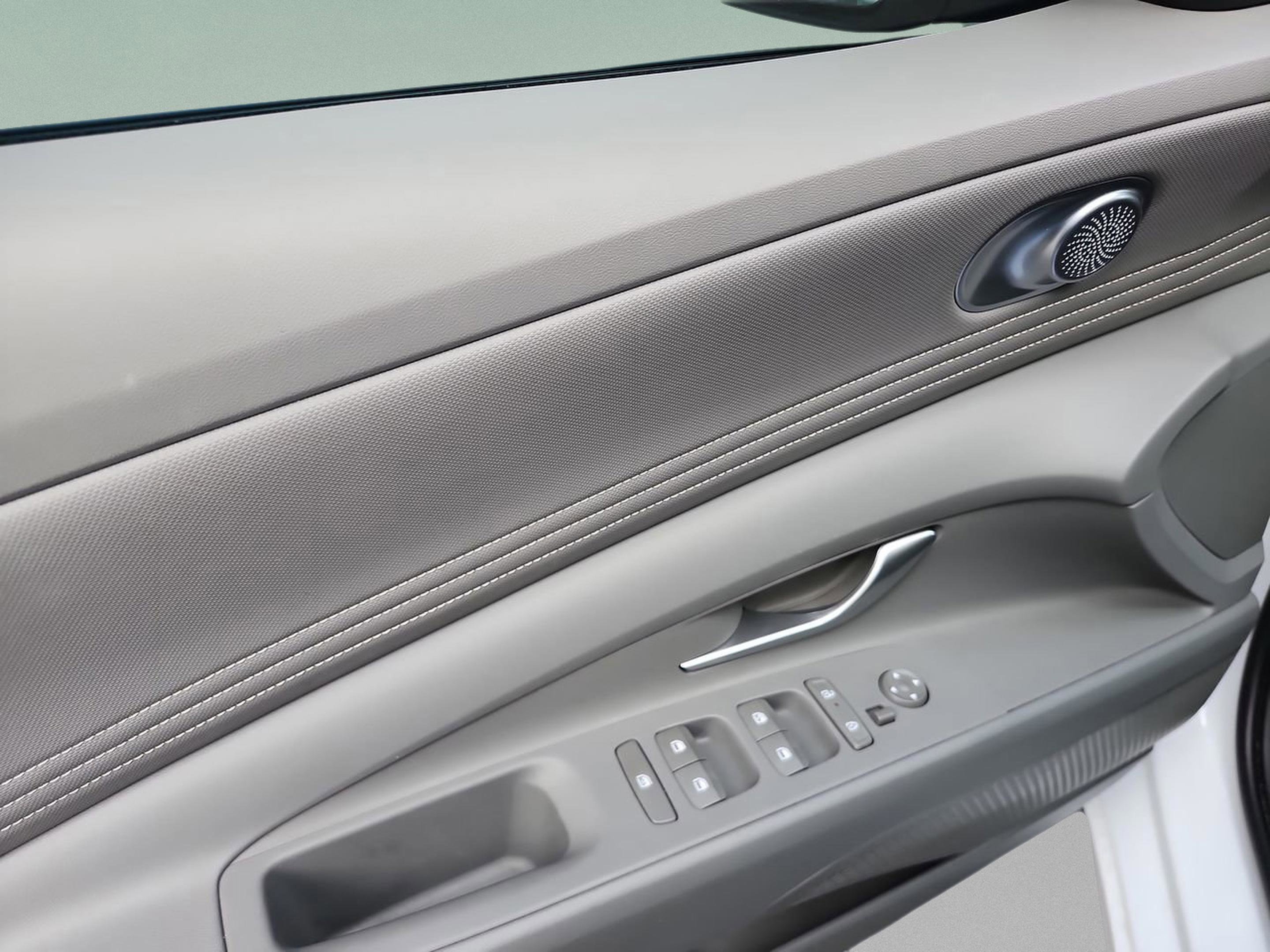 Certified 2024 Hyundai Elantra SEL w/ Convenience Package image 16