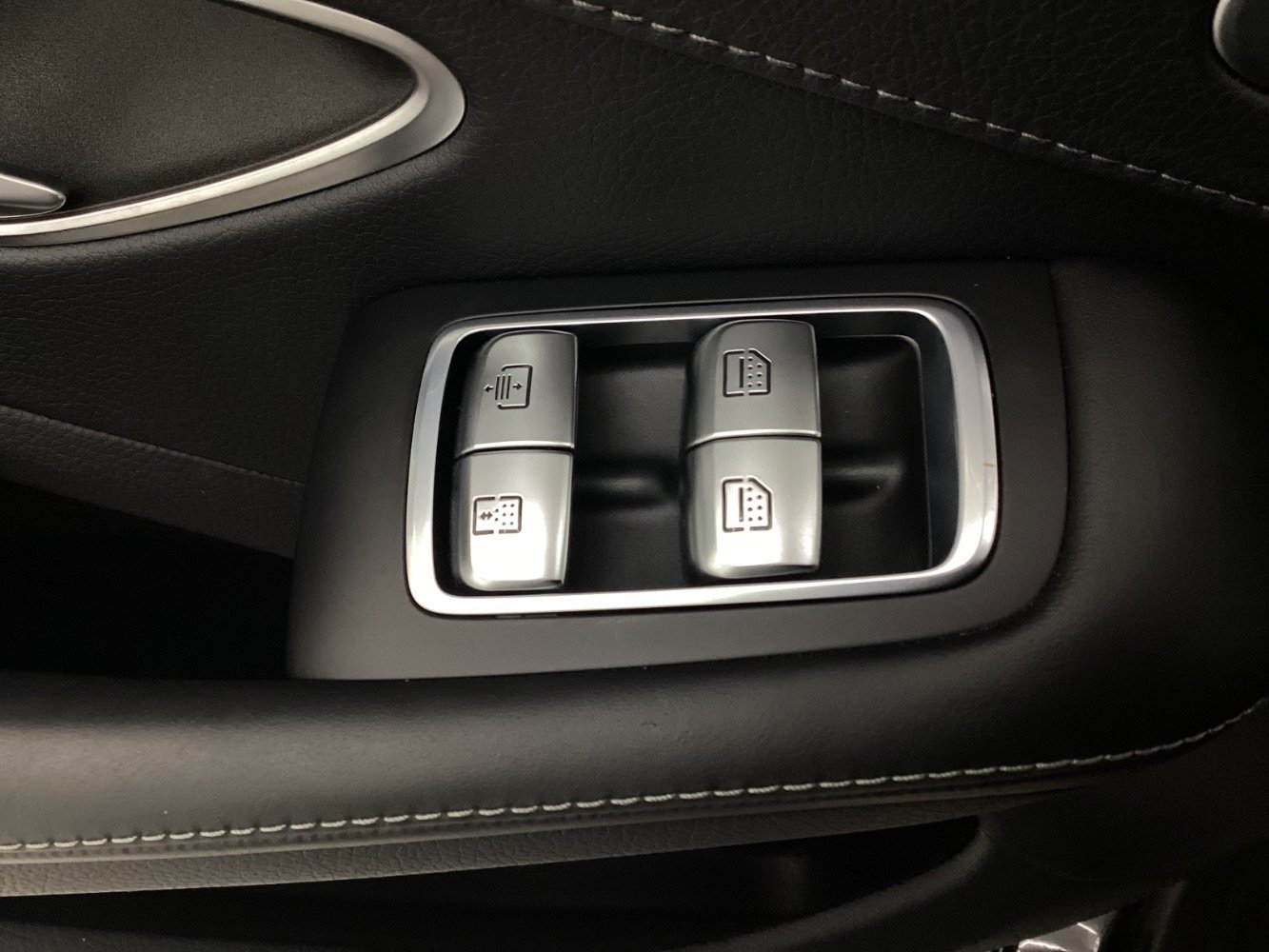 Used 2018 Mercedes-Benz S 560 4MATIC Sedan image 41