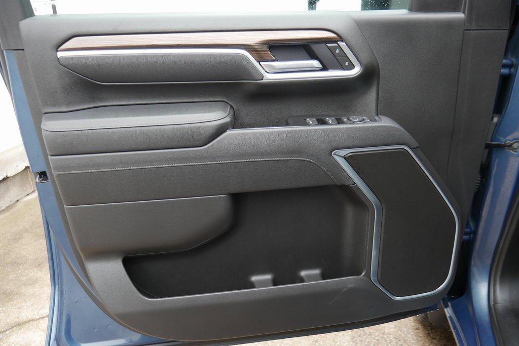 Used 2025 Chevrolet Silverado 2500 LT w/ Convenience Package image 27