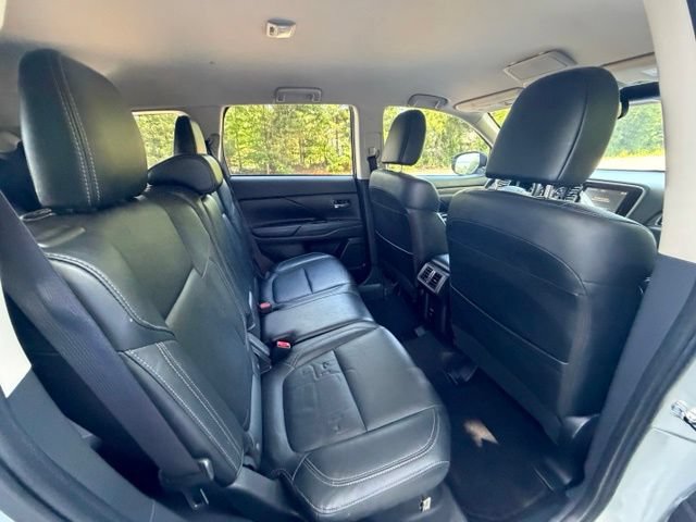 Used 2020 Mitsubishi Outlander AWD image 14