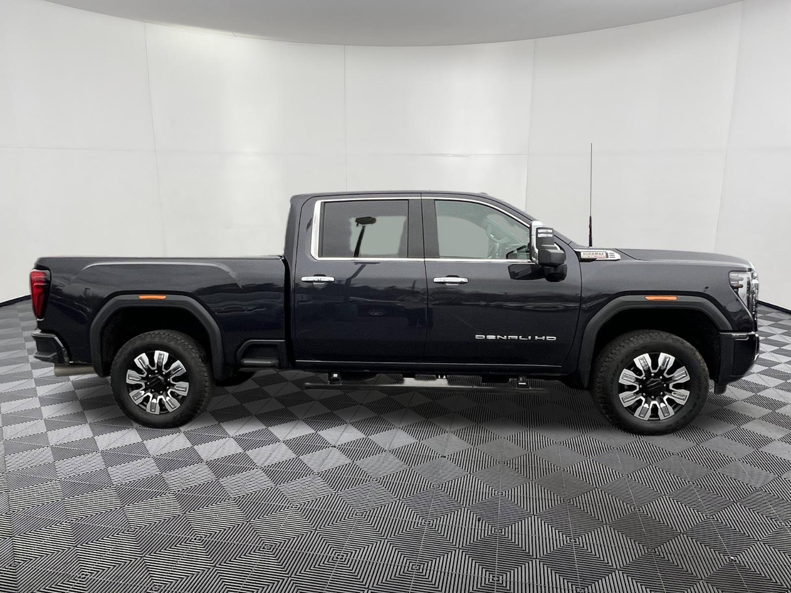 Used 2024 GMC Sierra 2500 Denali w/ Denali Reserve Package image 7