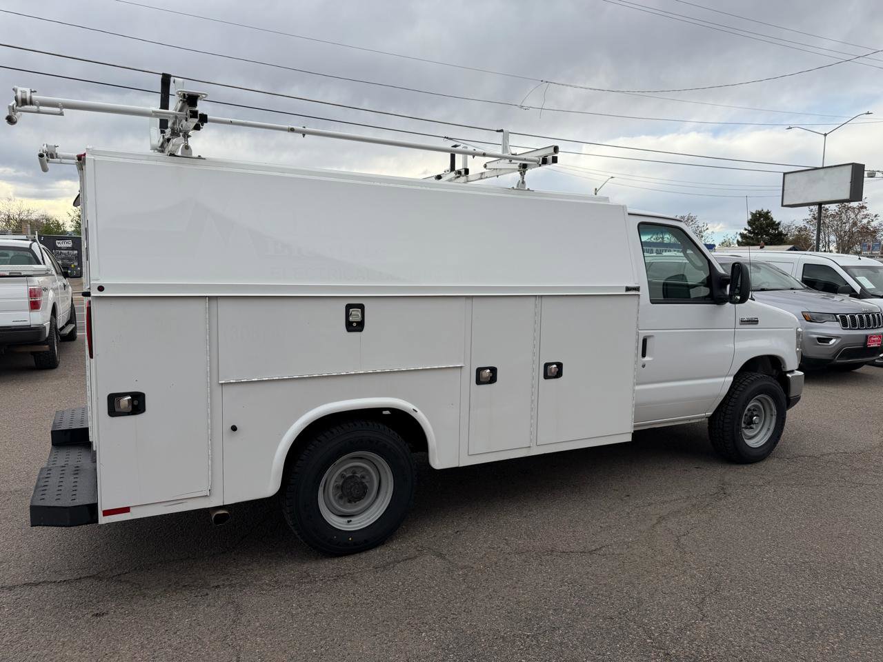 Used 2019 Ford E-350 and Econoline 350 Super Duty w/ Power Windows & Locks Group image 10