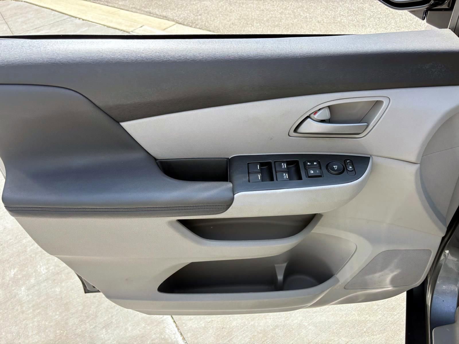 Used 2011 Honda Odyssey EX-L image 11