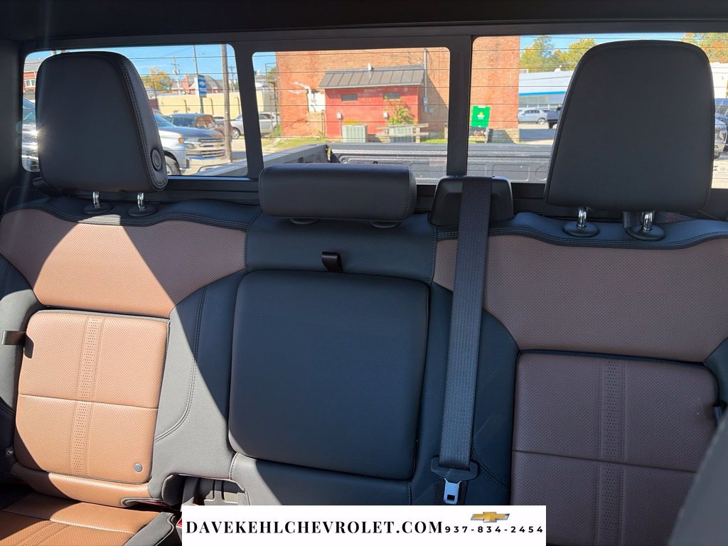 Used 2025 Chevrolet Silverado 3500 High Country w/ High Country Premium Package AWD/4WD image 17