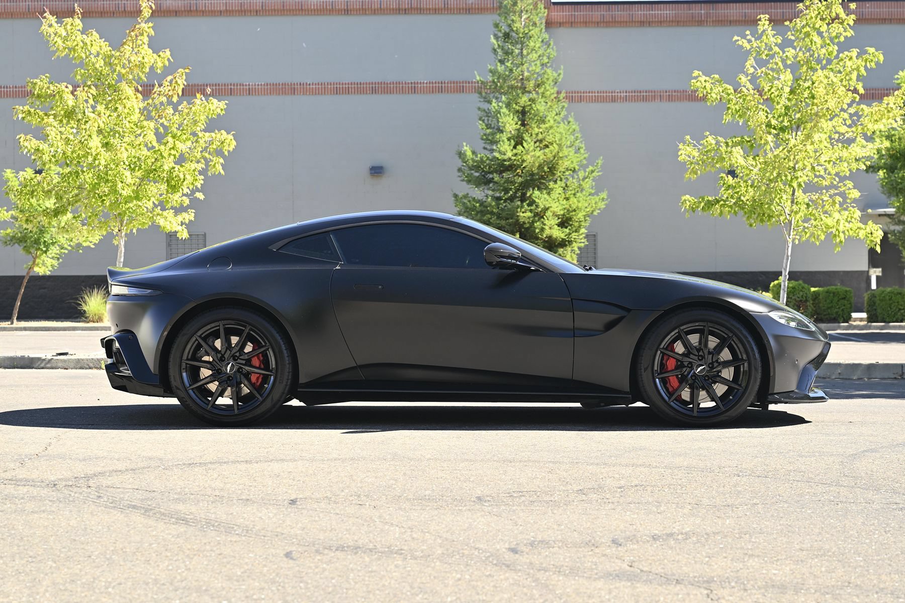 Used 2020 Aston Martin V8 Vantage Coupe RWD image 6