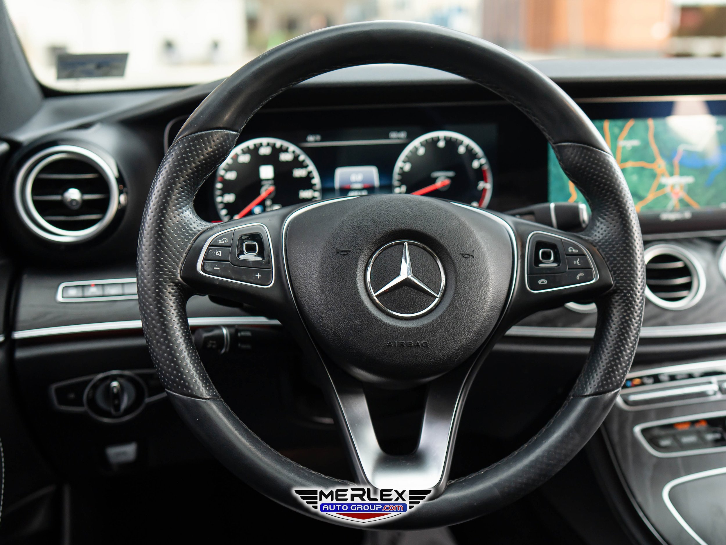 Used 2018 Mercedes-Benz E 400 4MATIC Sedan w/ Premium 3 Package image 23
