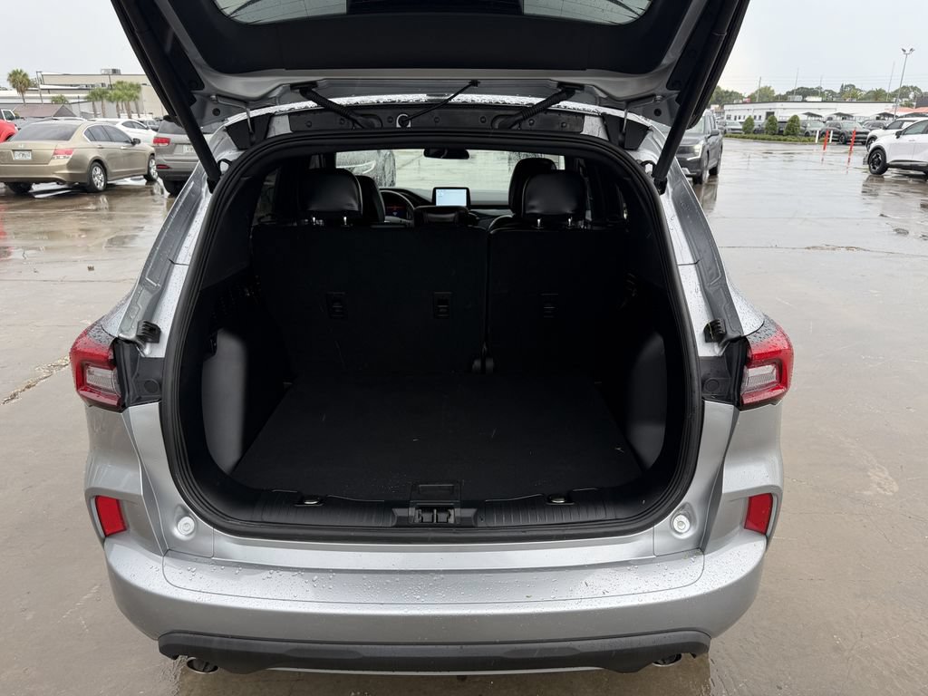 Used 2023 Ford Escape ST-Line w/ Equipment Group 301A FWD image 12