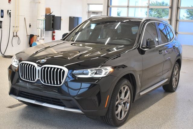 Used 2024 BMW X3 xDrive30i w/ Premium Package w/ZPA AWD/4WD image 9