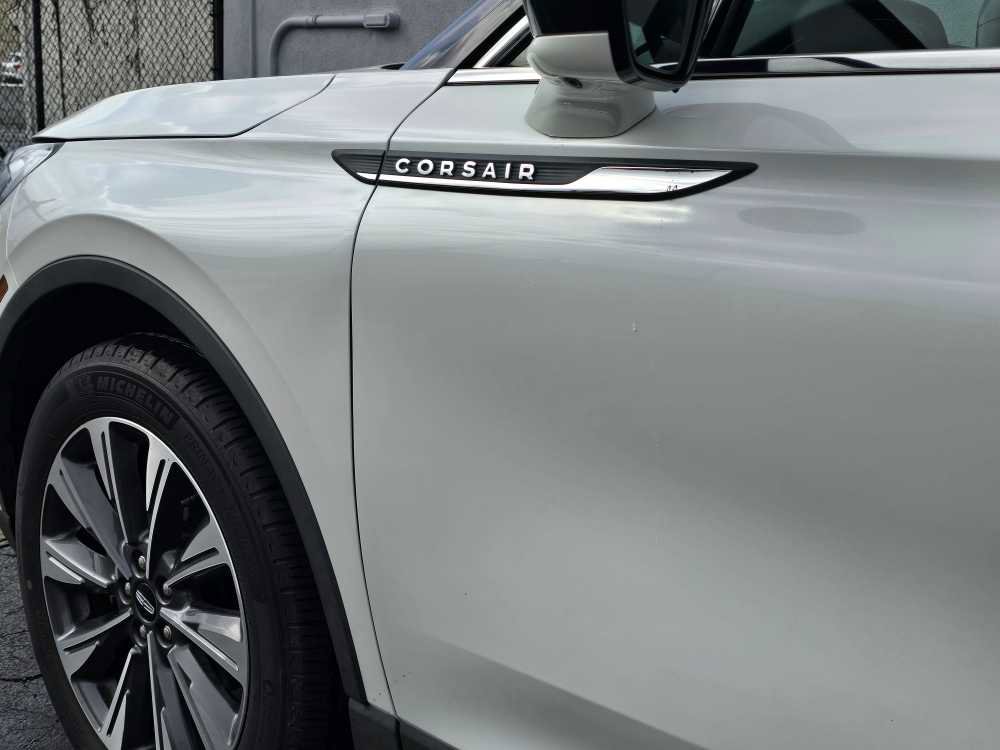 Used 2022 Lincoln Corsair Reserve w/ Equipment Group 201A image 10