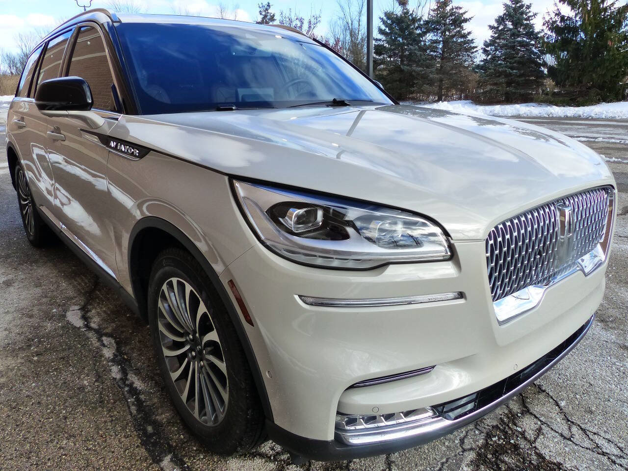 Used 2024 Lincoln Aviator Reserve w/ Equipment Group 201A image 10