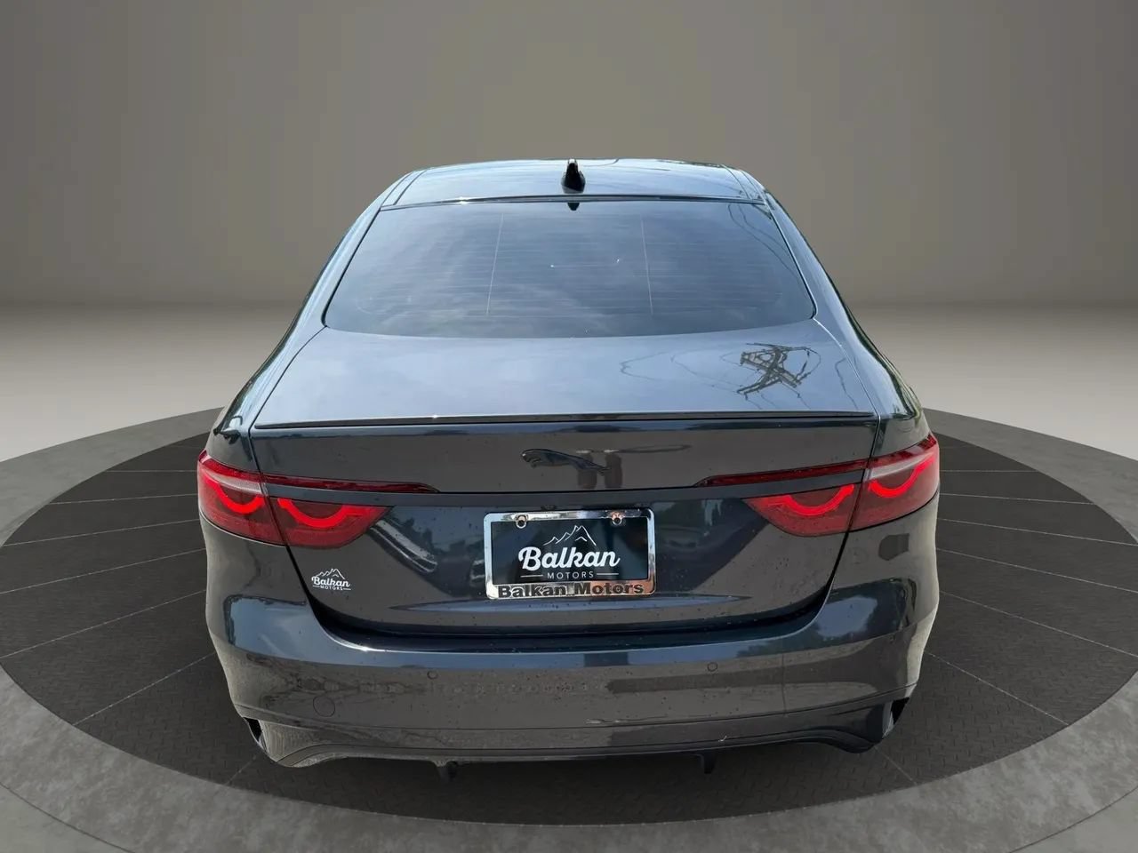 Used 2022 Jaguar XF R-Dynamic SE AWD/4WD image 7