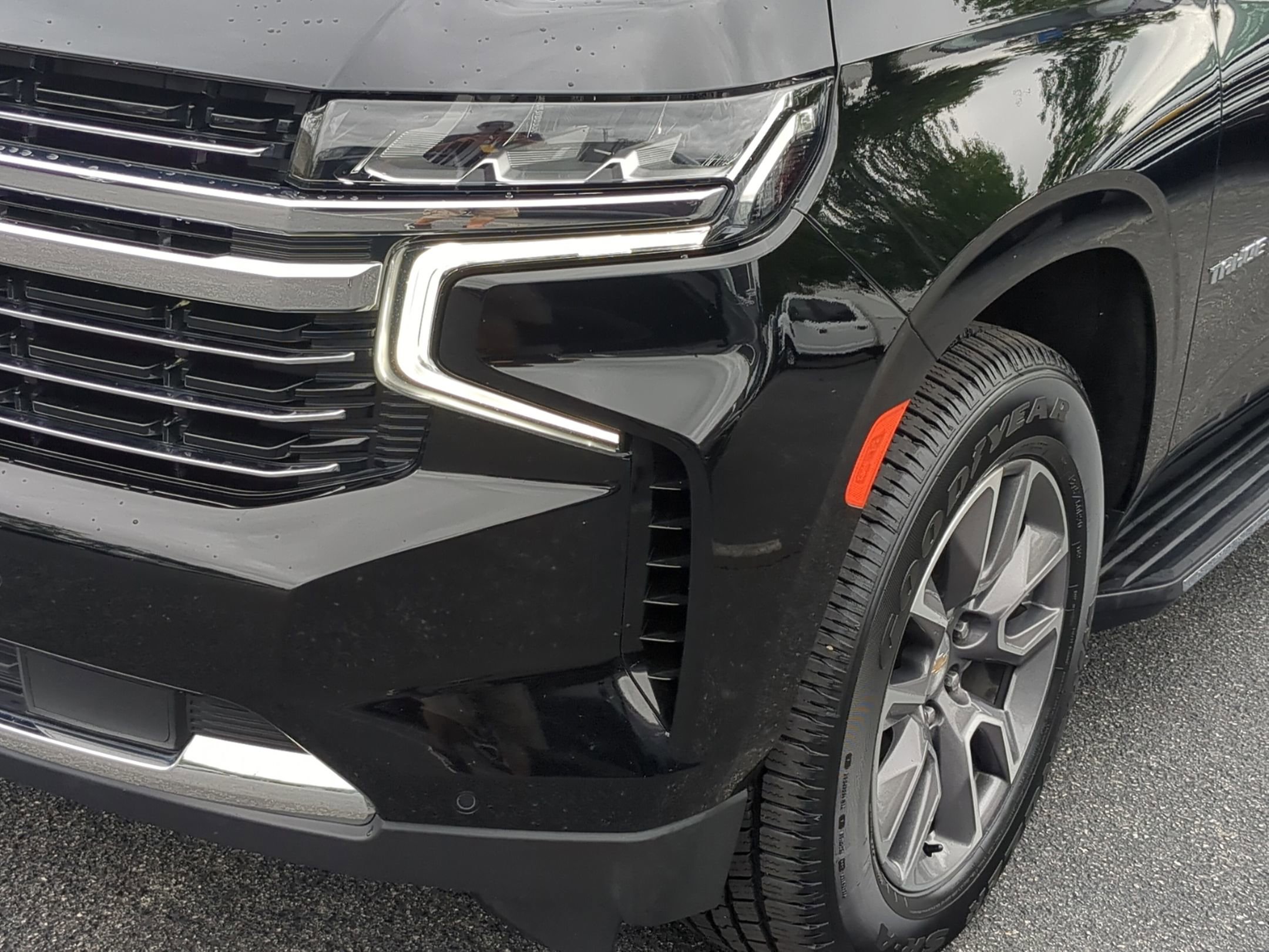 Used 2022 Chevrolet Tahoe LT w/ Luxury Package AWD/4WD image 6
