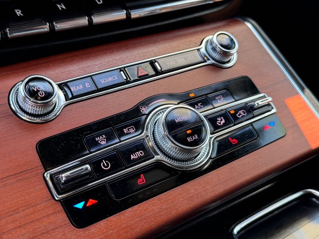 Used 2022 Lincoln Aviator Reserve AWD/4WD image 30