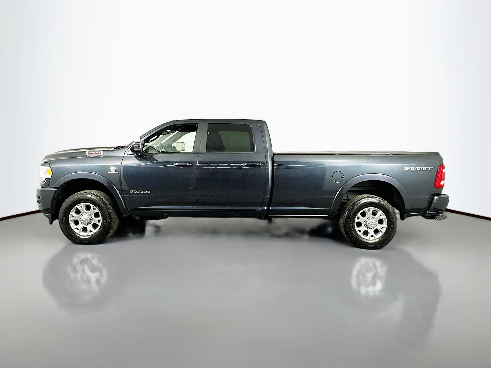 Used 2020 RAM 3500 Laramie AWD/4WD image 5