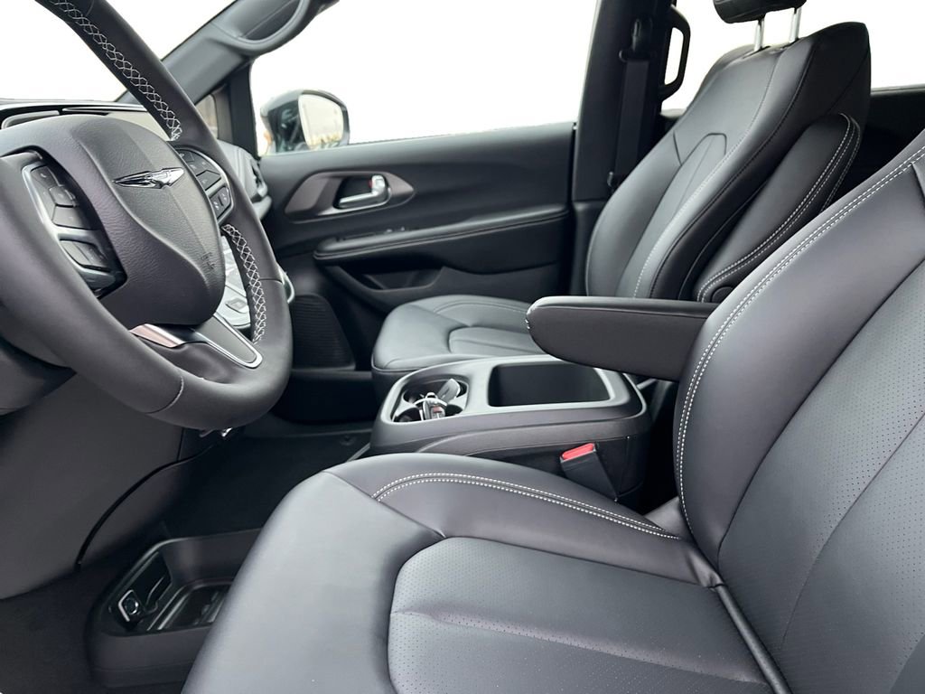 New 2026 Chrysler Pacifica Select image 19
