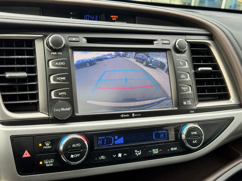 Used 2015 Toyota Highlander XLE image 23