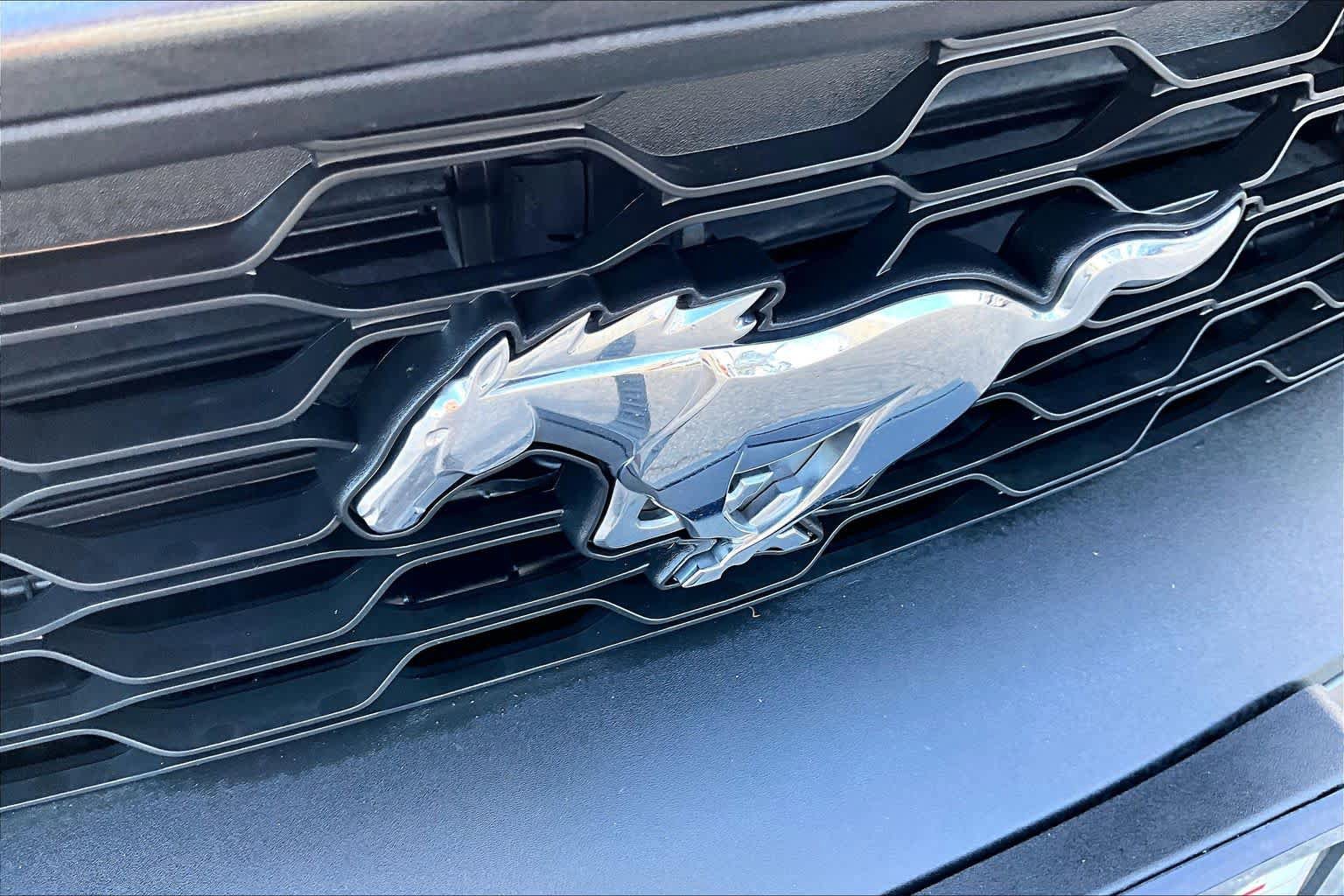 Used 2020 Ford Mustang Coupe RWD image 9