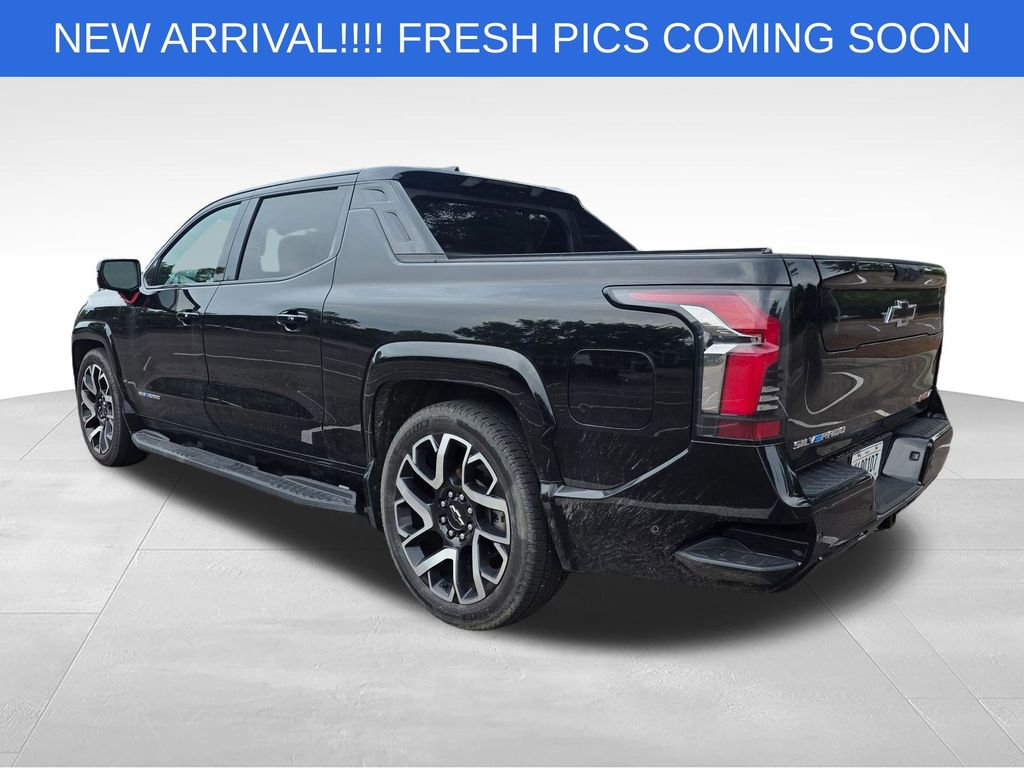 Used 2024 Chevrolet Silverado EV RST AWD/4WD image 5