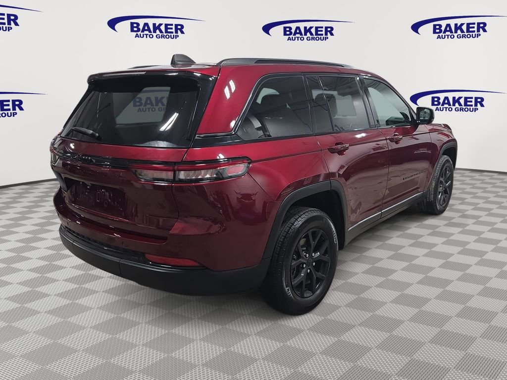 Used 2024 Jeep Grand Cherokee Altitude image 5