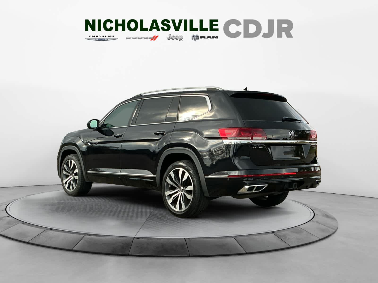 Used 2023 Volkswagen Atlas SEL Premium AWD/4WD image 3