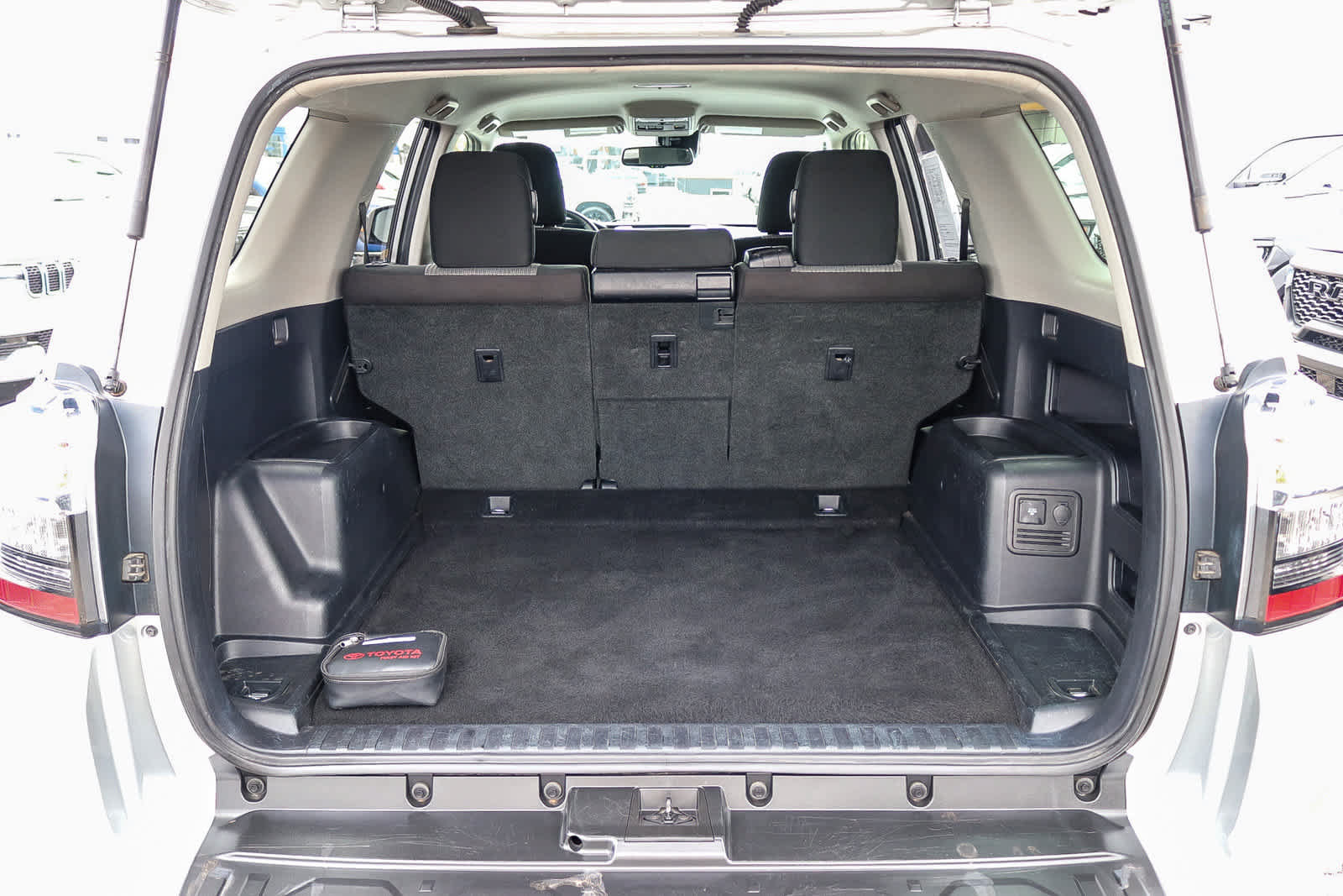 Used 2021 Toyota 4Runner SR5 AWD/4WD image 26