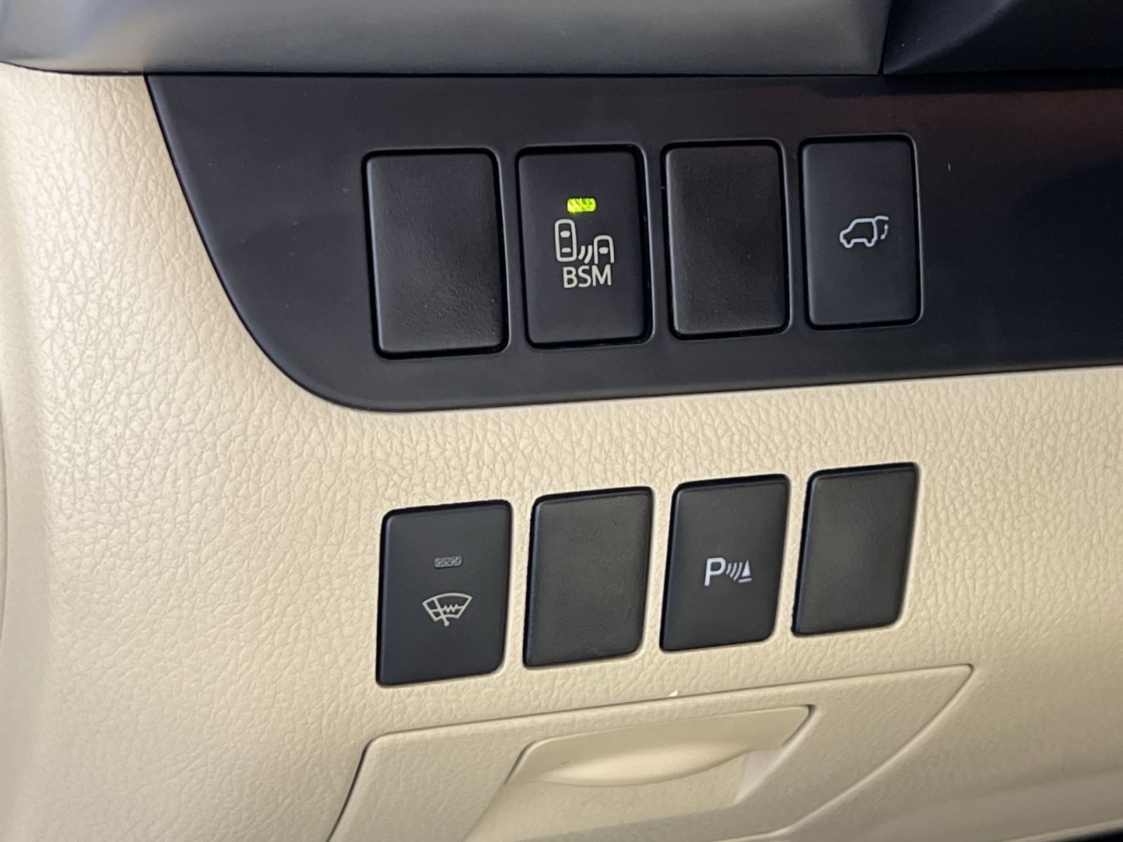 Used 2014 Toyota Highlander Limited AWD/4WD image 33
