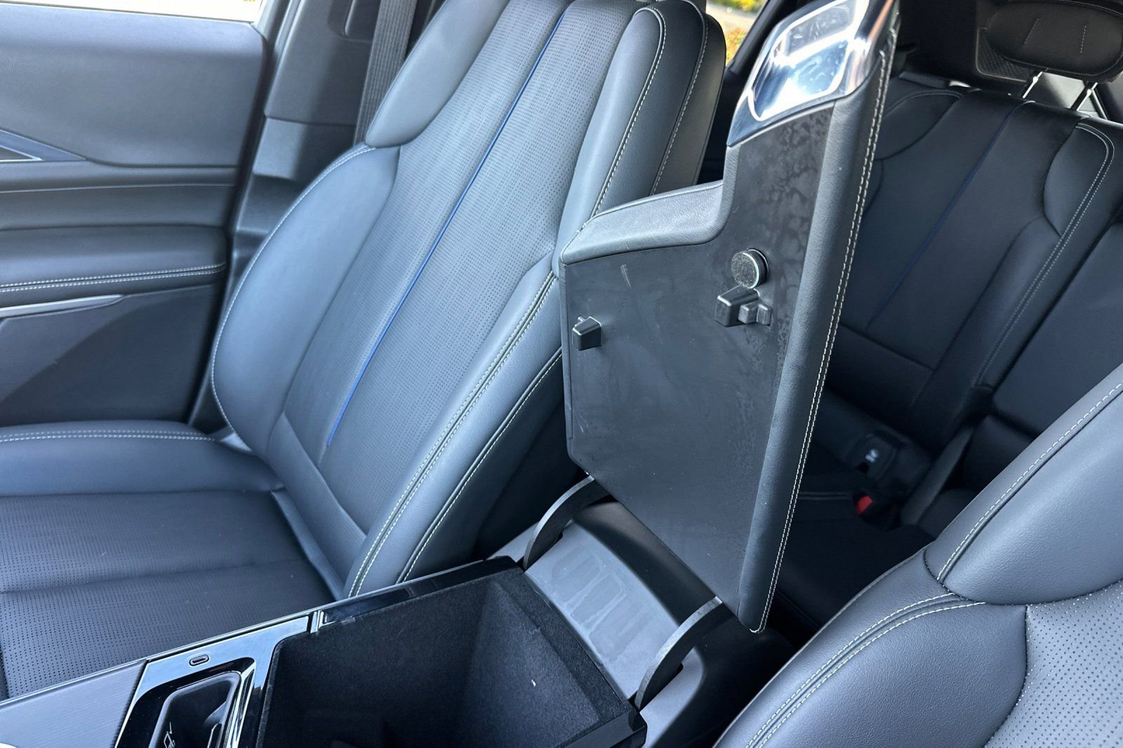 Certified 2024 Cadillac Lyriq Sport image 32