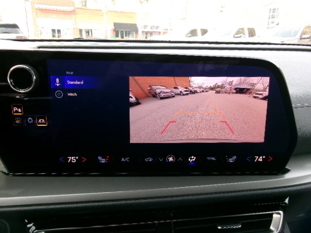 Used 2025 Chevrolet Traverse LT image 26