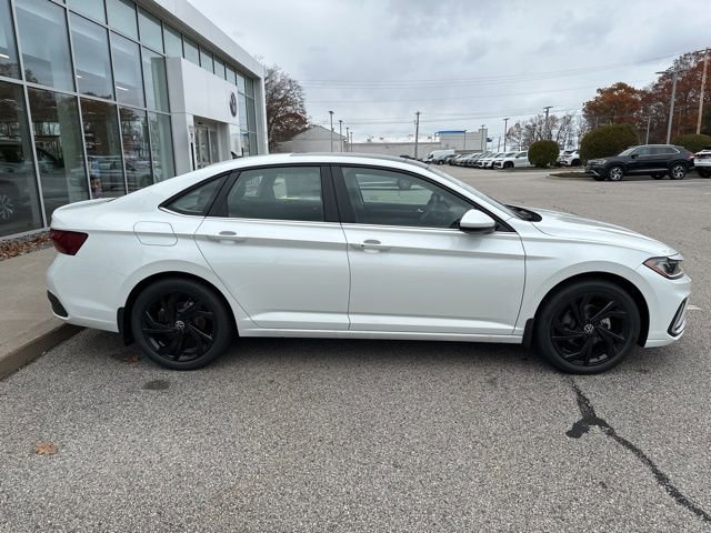 New 2026 Volkswagen Jetta SE image 8