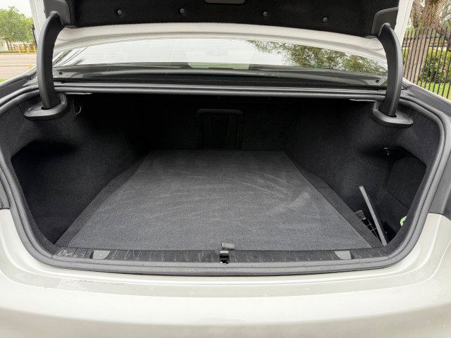 Used 2018 BMW 750i RWD image 38