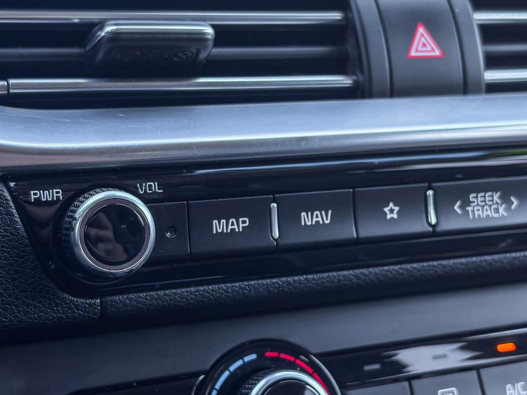 Used 2022 Kia Niro EX image 26