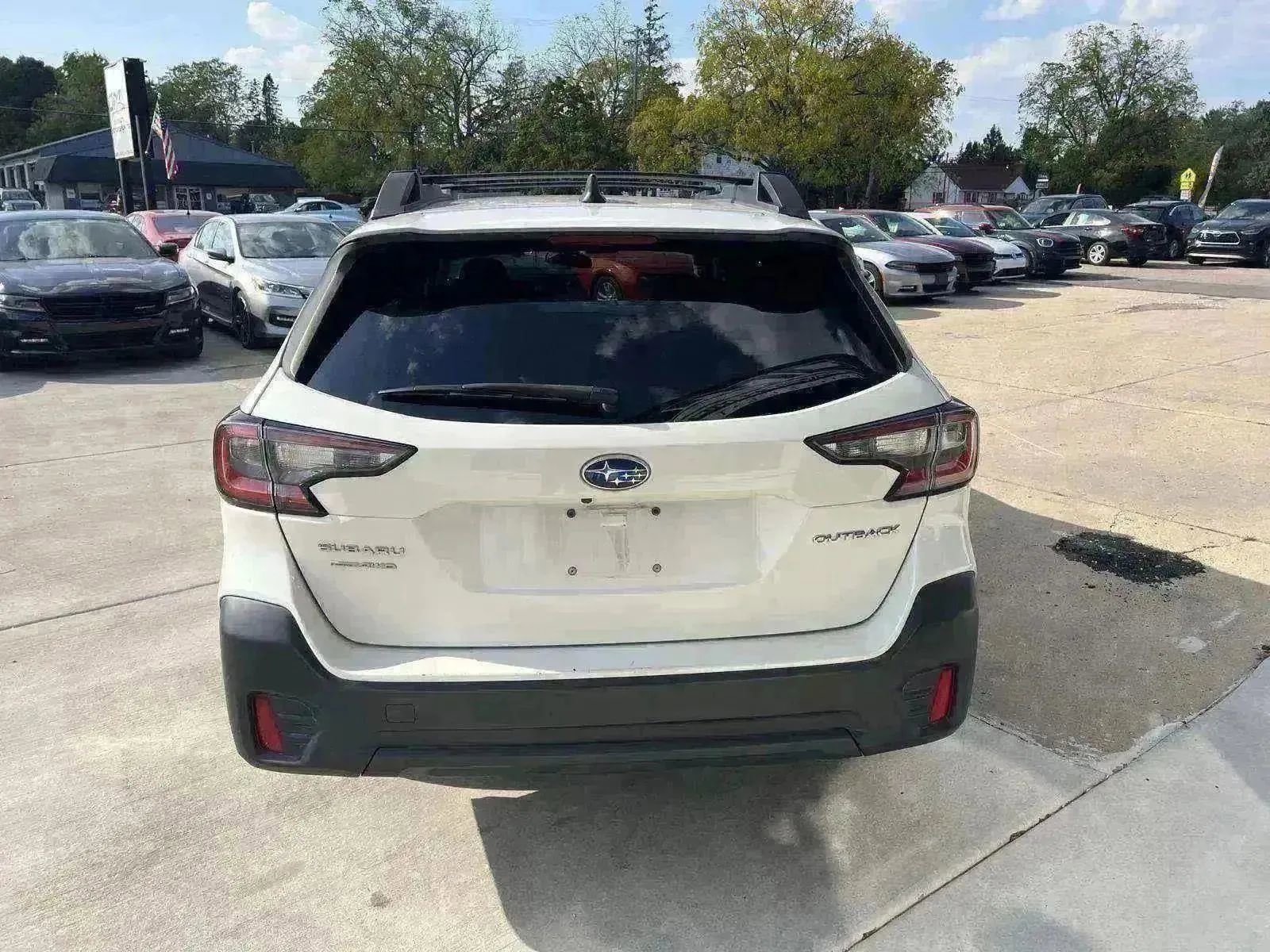 Used 2021 Subaru Outback Premium image 5