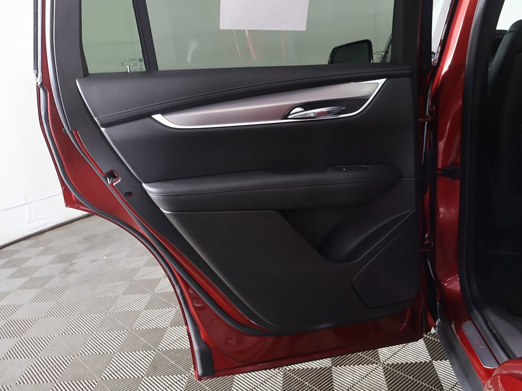 Used 2023 Cadillac XT6 Luxury image 28