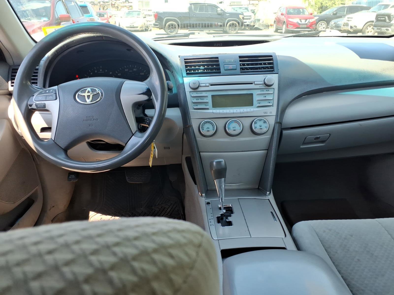 Used 2009 Toyota Camry LE FWD image 9
