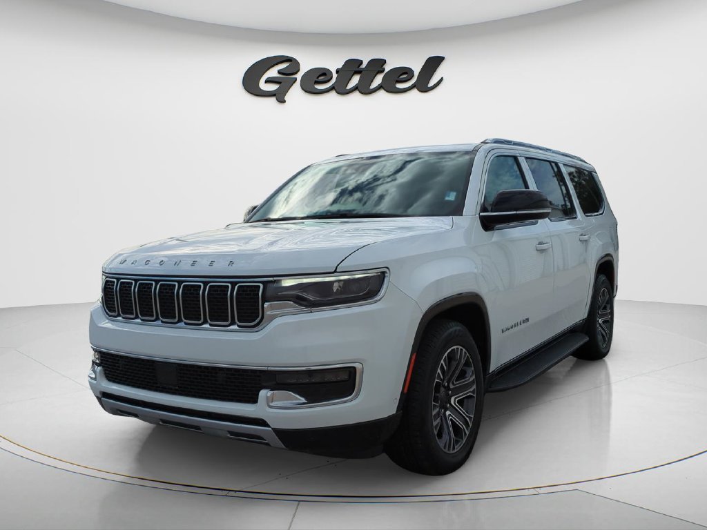 Used 2024 Jeep Wagoneer L Series II RWD image 1