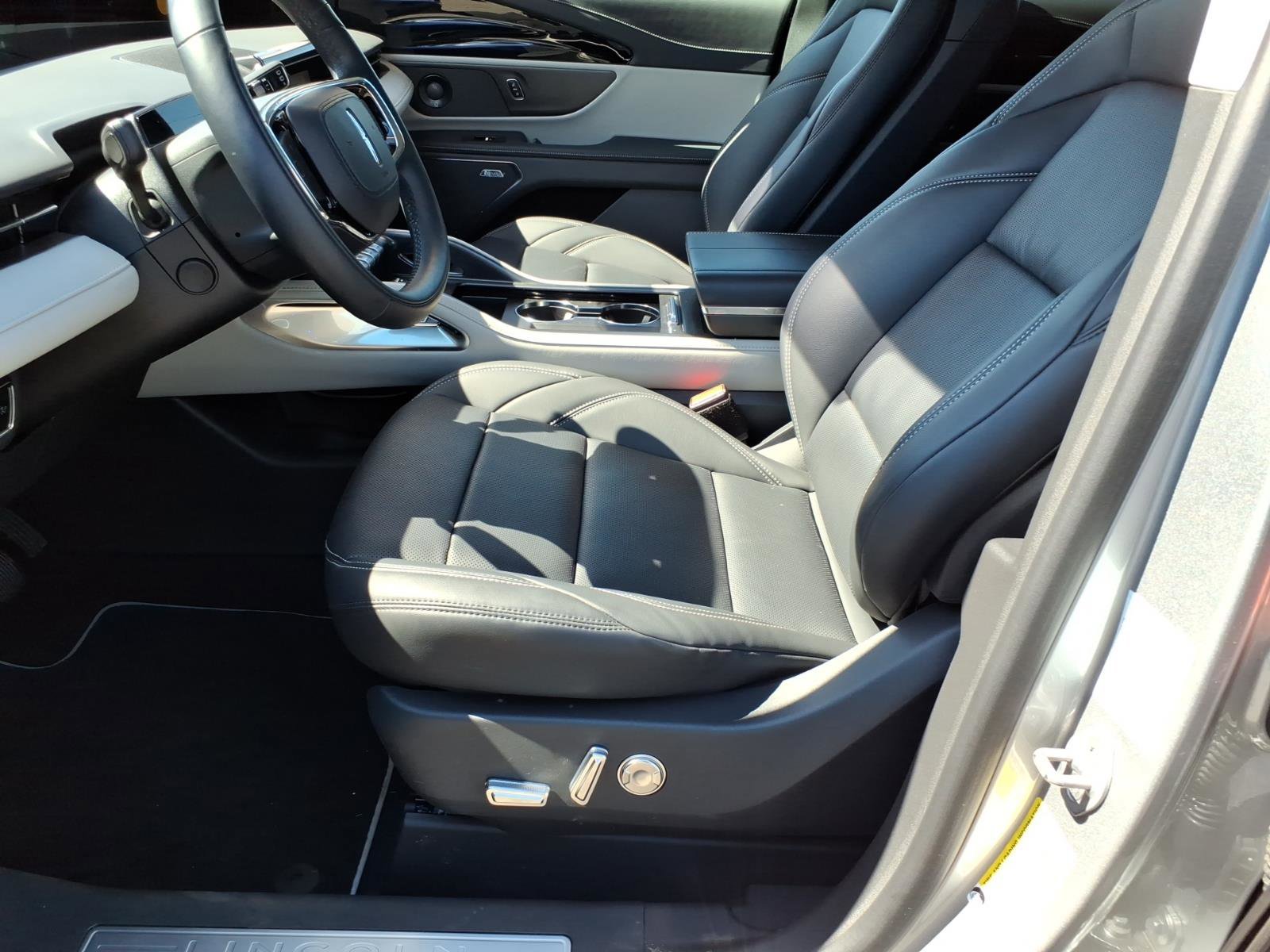 Used 2025 Lincoln Nautilus Premier w/ Equipment Group 102A AWD/4WD image 13