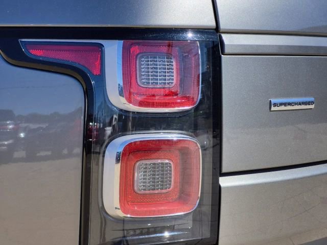 Used 2018 Land Rover Range Rover Supercharged image 39