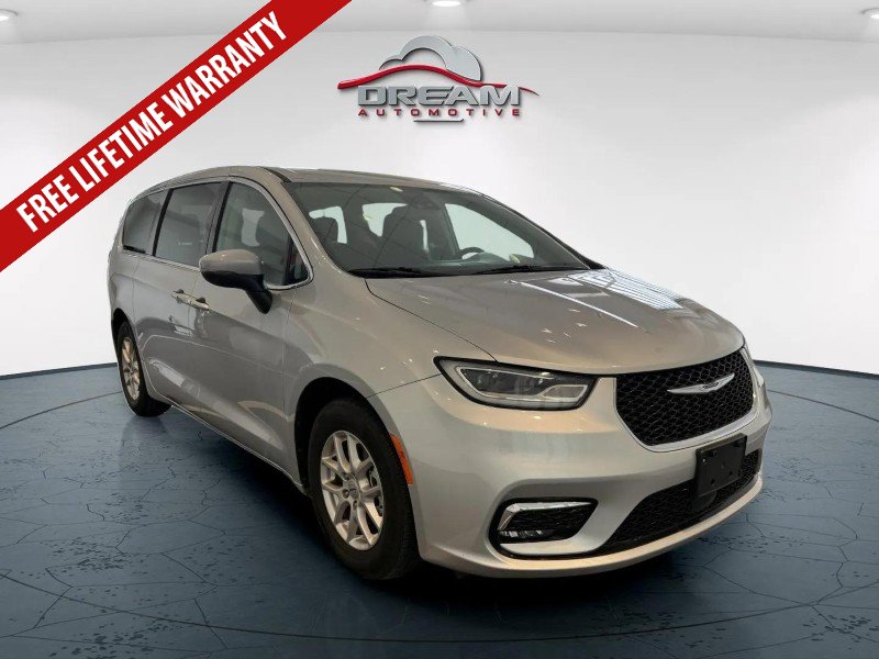 Used 2023 Chrysler Pacifica Touring-L FWD image 1