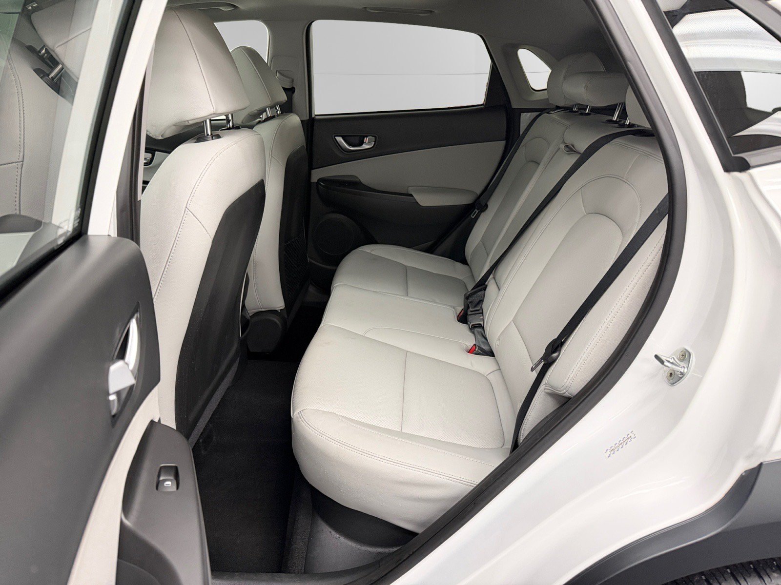 Used 2023 Hyundai Kona Limited AWD/4WD image 13
