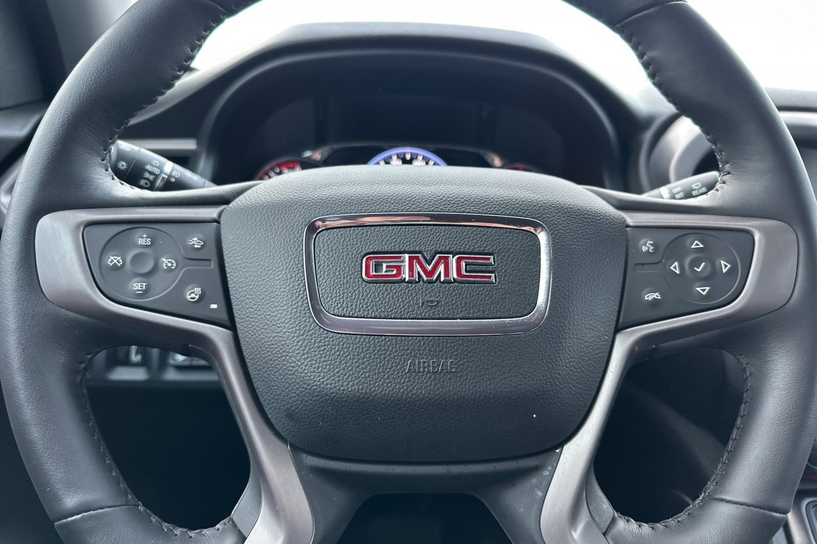 Used 2022 GMC Acadia AT4 w/ Technology Package image 37