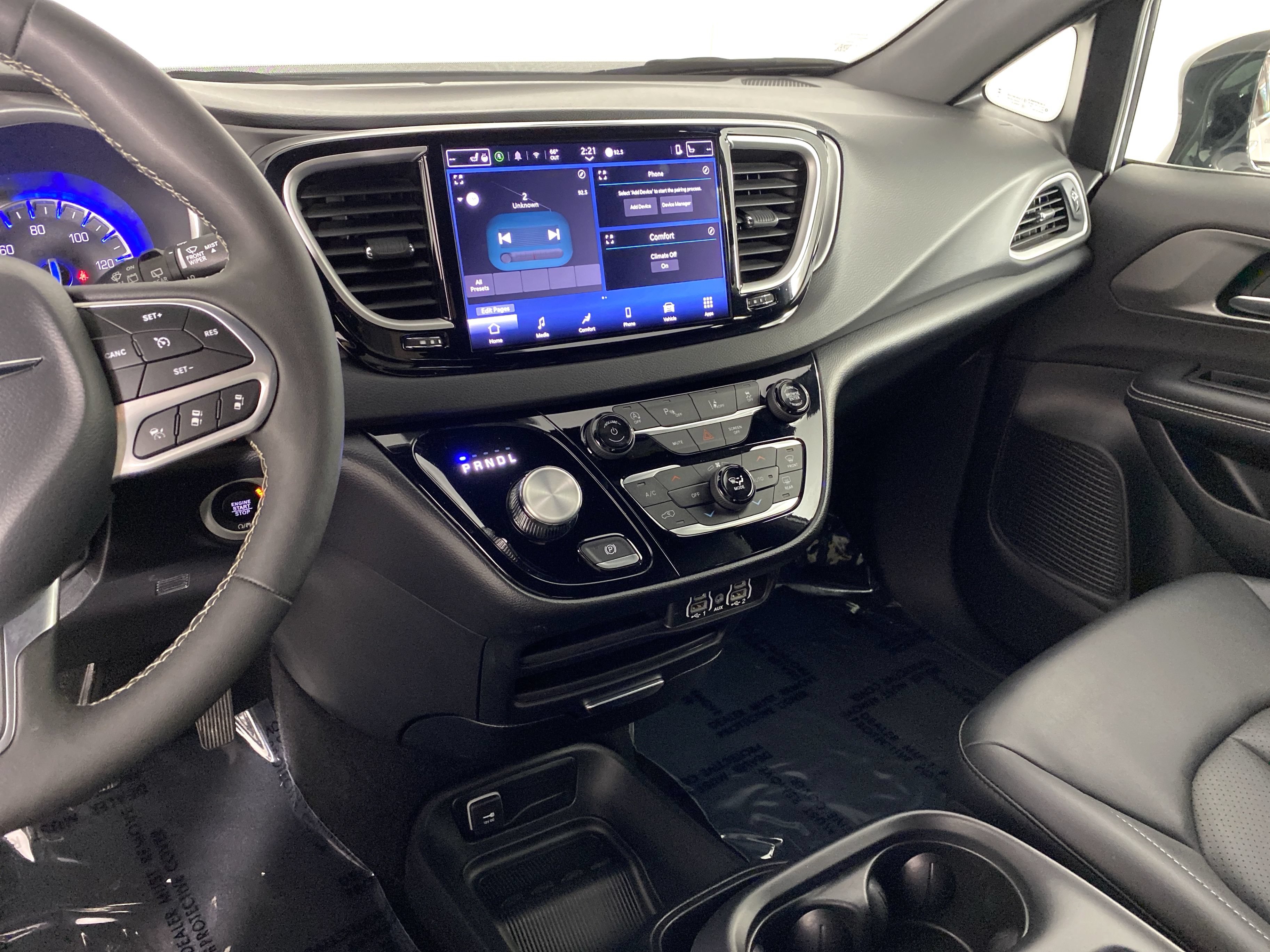 Used 2025 Chrysler Pacifica Select FWD image 27