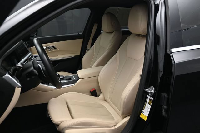 Used 2022 BMW 330i Sedan w/ Driving Assistance Package RWD image 5