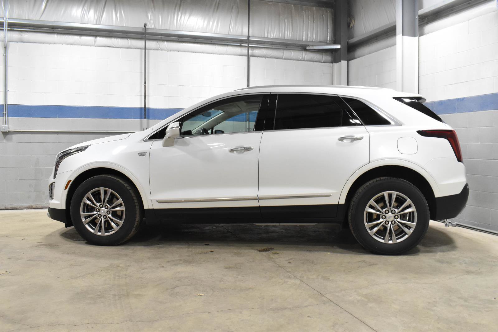 Used 2023 Cadillac XT5 Premium Luxury w/ LPO, Floor Liner Package image 23