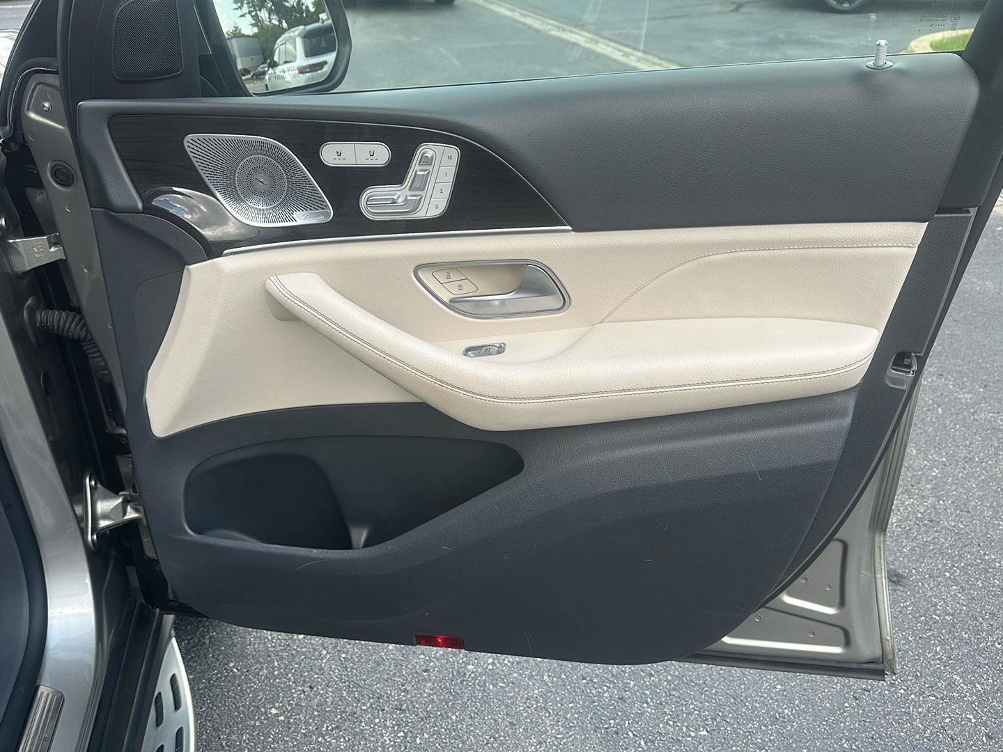 Used 2020 Mercedes-Benz GLS 450 4MATIC image 10