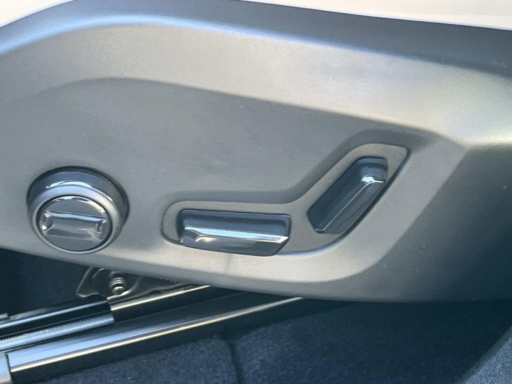 New 2026 Volvo XC60 B5 Core w/ Climate Package image 21