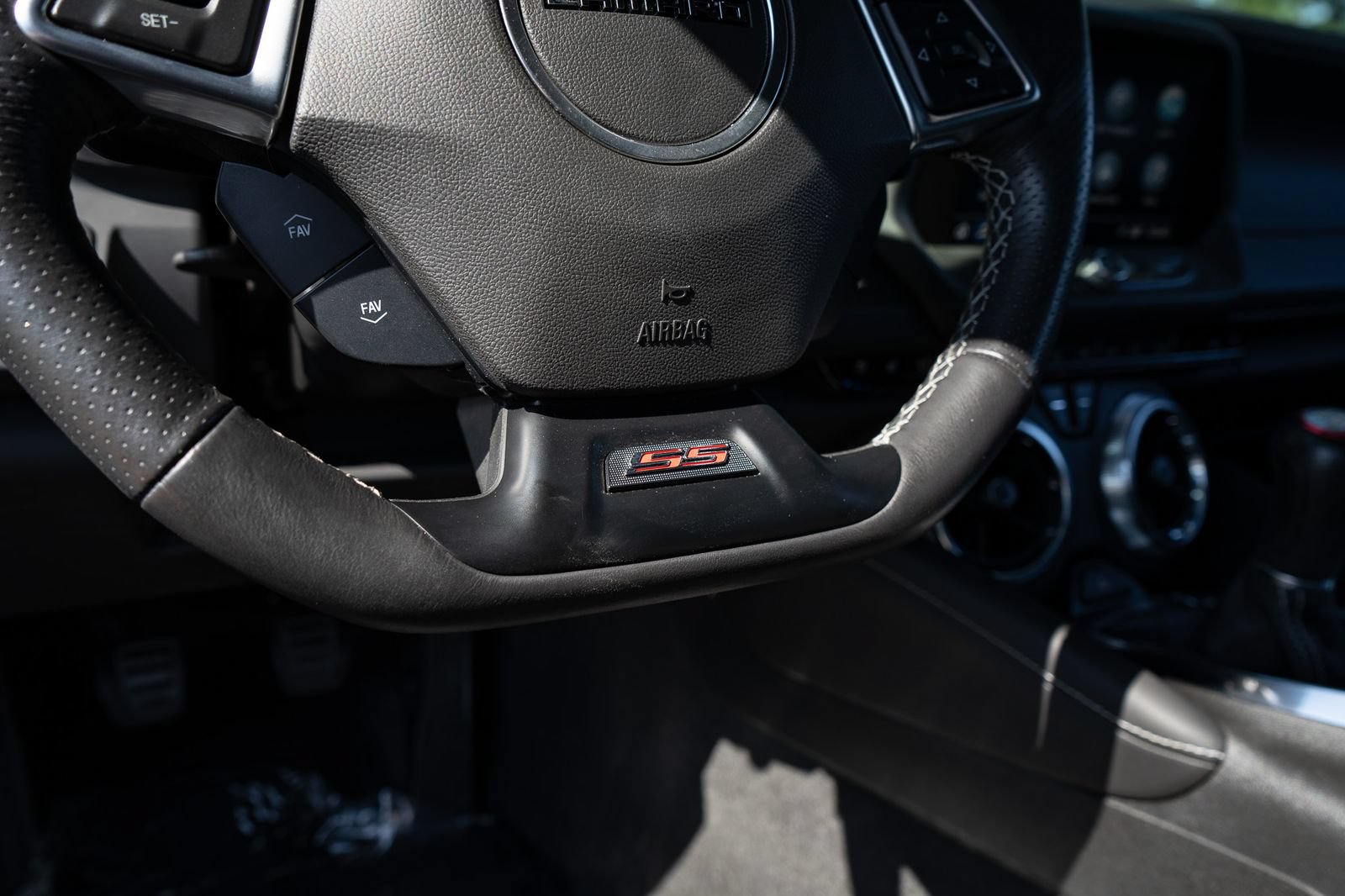 Used 2022 Chevrolet Camaro SS RWD image 28
