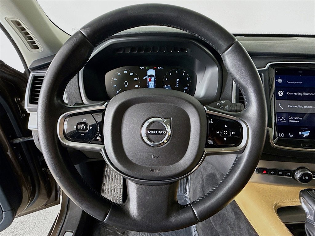 Used 2016 Volvo XC90 T6 Momentum w/ Vision Package image 11